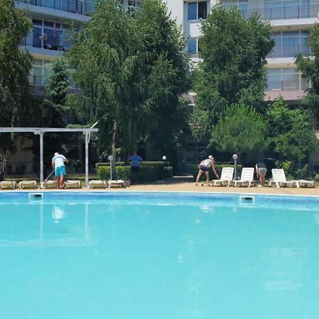 Yves 2 Bed Apart At Sun Village Sunny Beach Not Far Away From The Sea Bagian luar foto