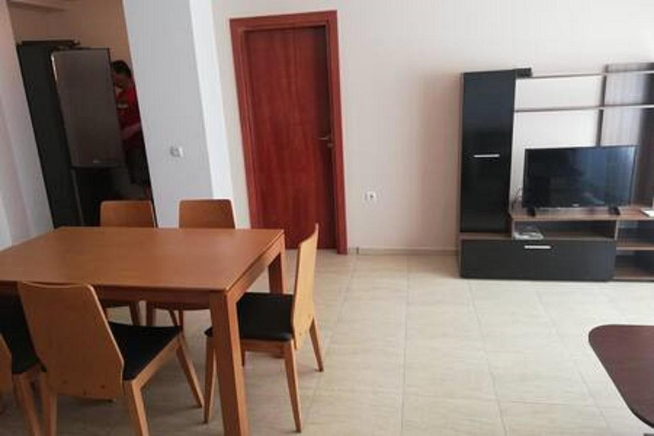 Yves 2 Bed Apart At Sun Village Sunny Beach Not Far Away From The Sea Bagian luar foto