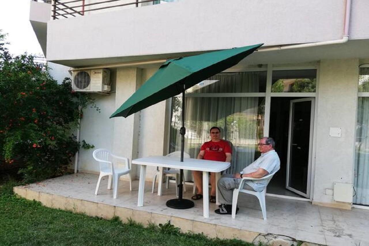 Yves 2 Bed Apart At Sun Village Sunny Beach Not Far Away From The Sea Bagian luar foto