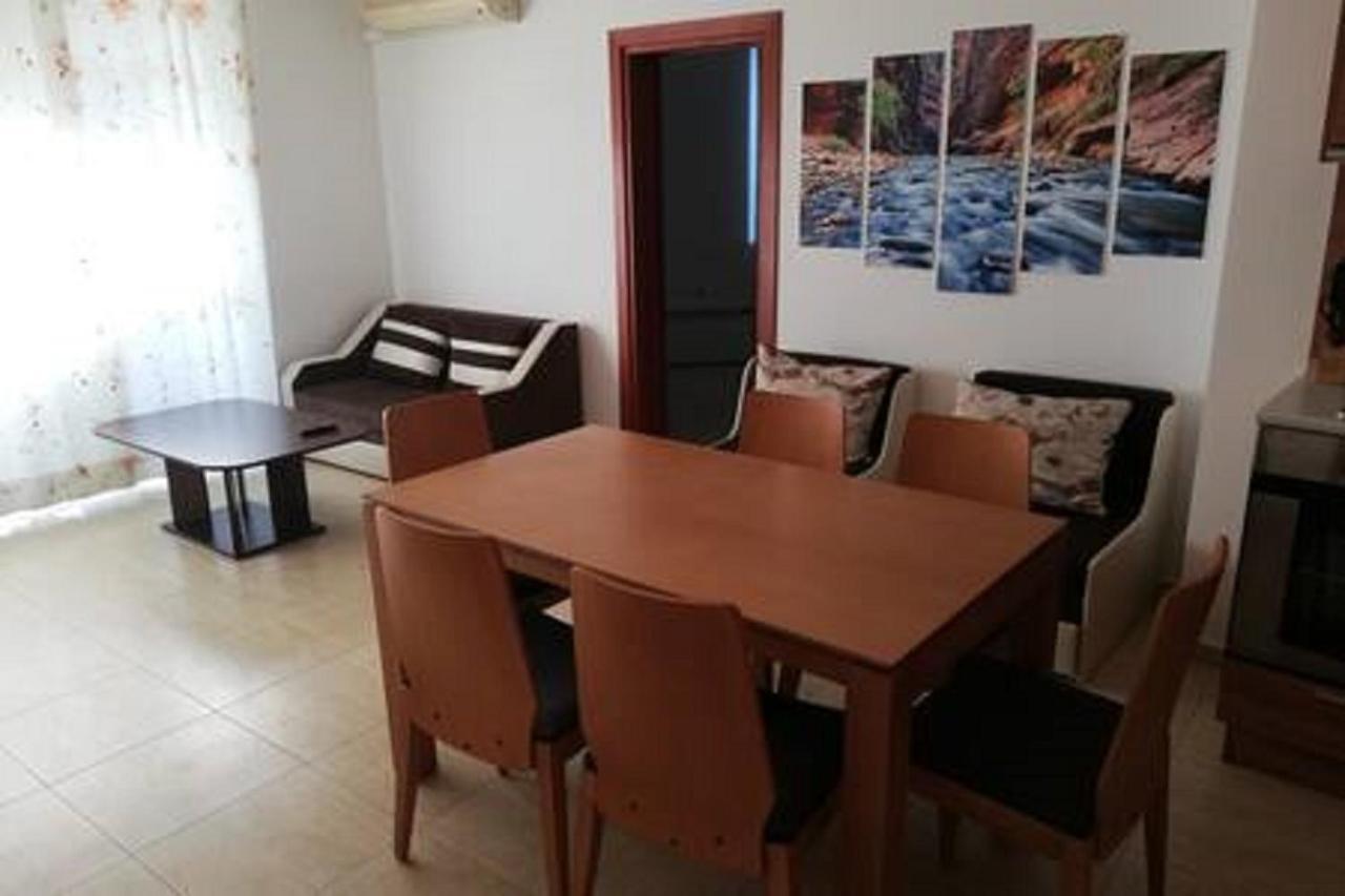 Yves 2 Bed Apart At Sun Village Sunny Beach Not Far Away From The Sea Bagian luar foto