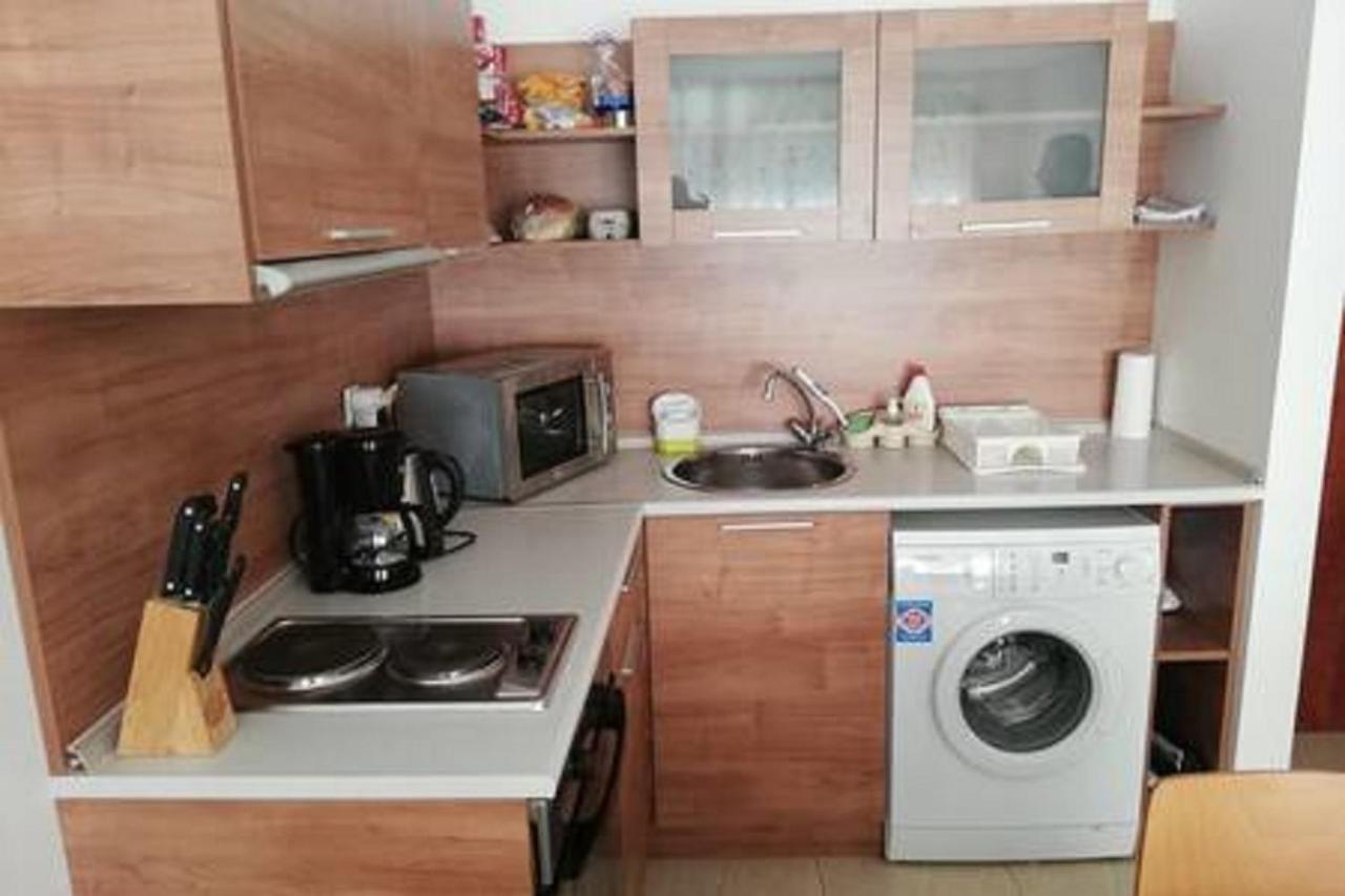 Yves 2 Bed Apart At Sun Village Sunny Beach Not Far Away From The Sea Bagian luar foto